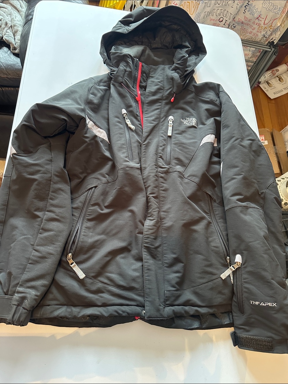 C1- VINTAGE The North Face Men’s Black TNF Apex Hooded Ski Jacket with Red Accen